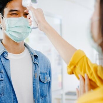 asia-female-receptionist-conducting-wear-protective-face-mask-use-infrared-thermometer-checker-temperature-gun-customer-s-forehead-before-enter-office-lifestyle-new-normal-after-corona-virus_7861-2611 asia-female-receptionist-conducting-wear-protective-face-mask-use-infrared-thermometer-checker-temperature-gun-customer-s-forehead-before-enter-office-lifestyle-new-normal-after-corona-virus_7861-2611